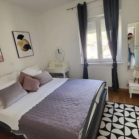 Apartment Apartman Coco *